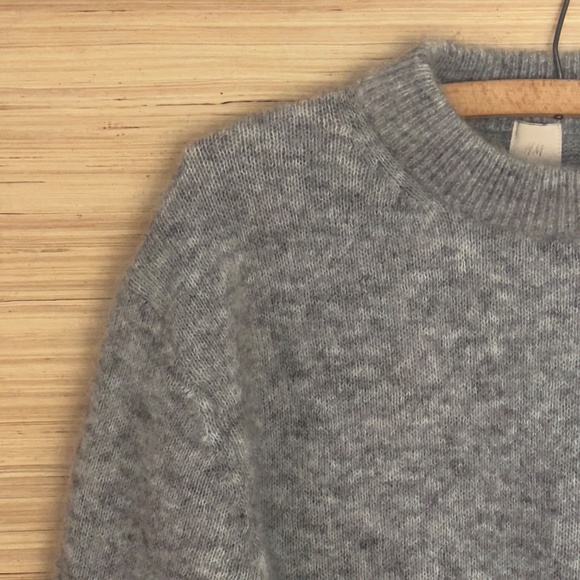H&M Gray Crew Neck Sweater - Picture 2 of 5